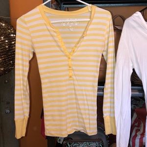 2 long sleeve shirts